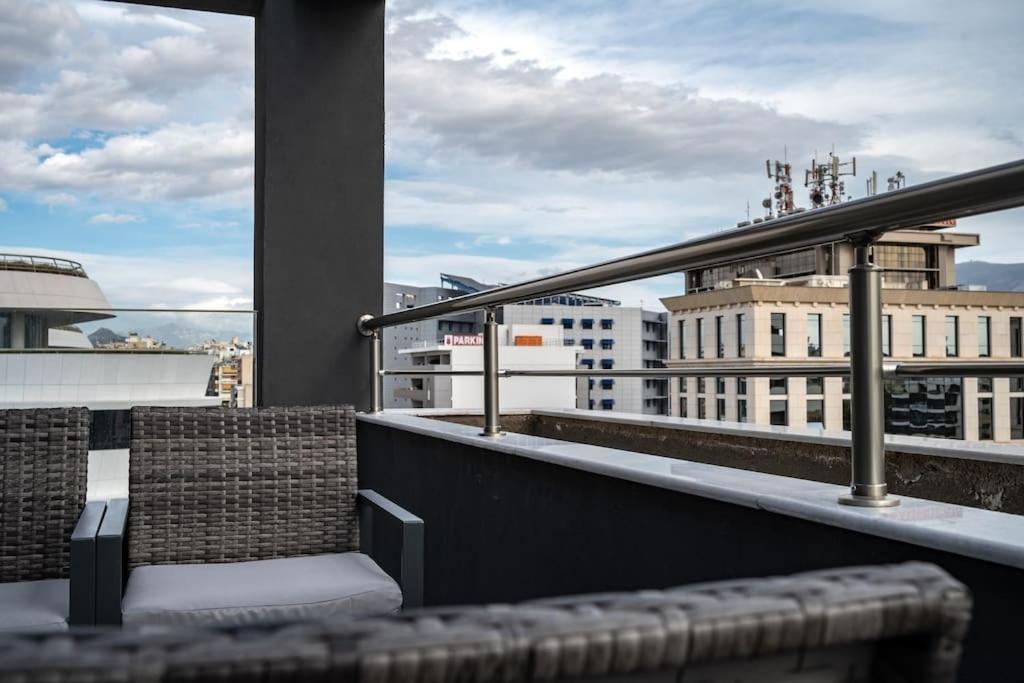 Μεζονέτα Με Θέα Στο Πάρκο Σταύρος Νιάρχος One Apartment Атина Екстериор снимка