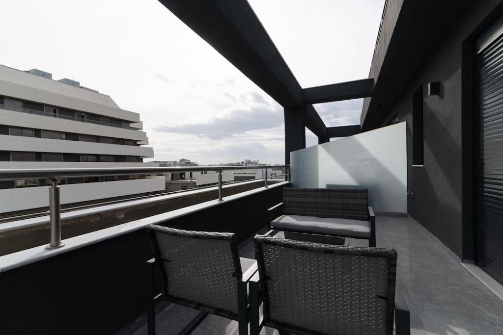 Μεζονέτα Με Θέα Στο Πάρκο Σταύρος Νιάρχος One Apartment Атина Екстериор снимка