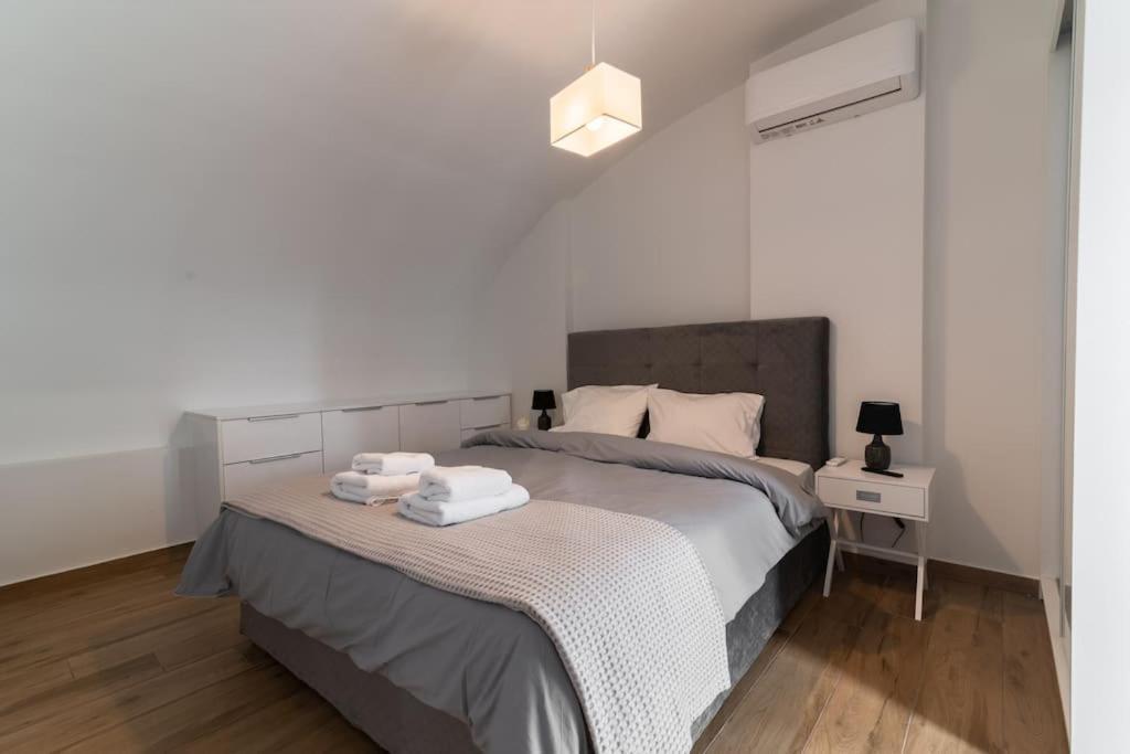 Μεζονέτα Με Θέα Στο Πάρκο Σταύρος Νιάρχος One Apartment Атина Екстериор снимка